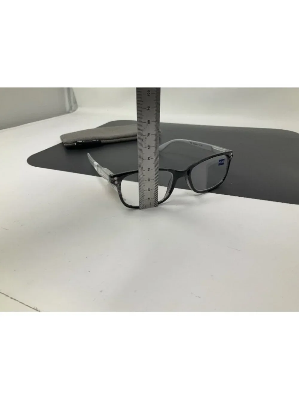 Peepers swank Readers +1.00 in Silver Tortoise Shell w Soft Case reading glasses